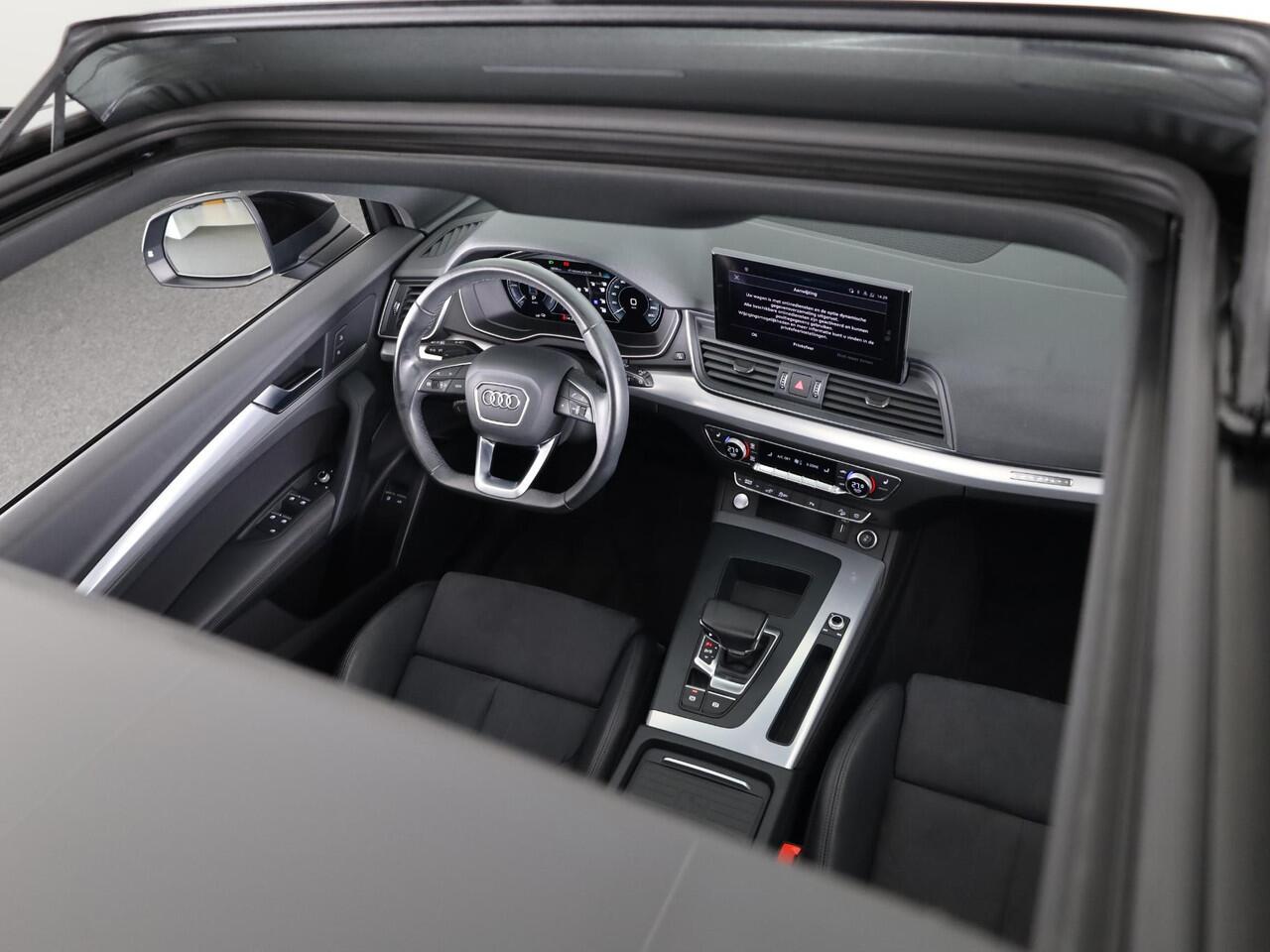 Audi Q5 50 TFSI e S edition 299 pk S-tronic | Navigatie | Panoramadak | Parkeersensoren | Achteruitrijcamera | Stoelverwarming |