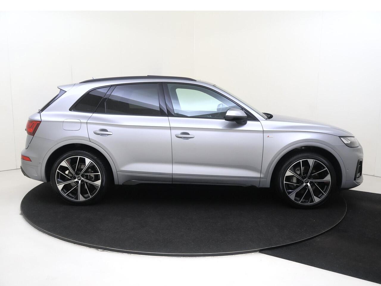 Audi Q5 50 TFSI e S edition | Panoramadak | Luchtvering | Trekhaak | 360 camera | 3-zone airco | LED matrix verlichting | Keyless | Parkeerassistent |