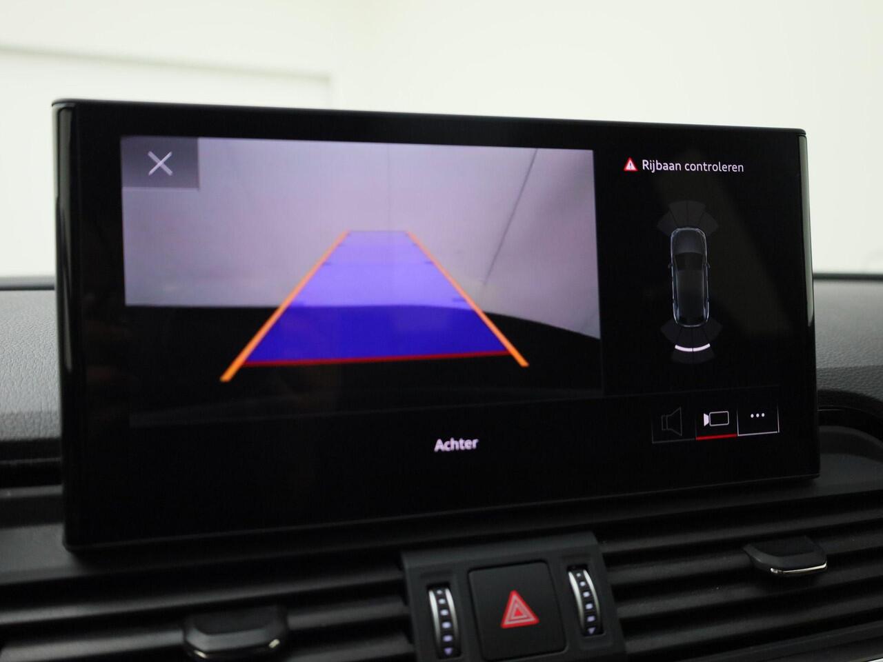 Audi Q5 50 TFSIe 220kW/299PK S Line · Panoramadak · Leder/Alcantara · Camera + Parkeersensoren