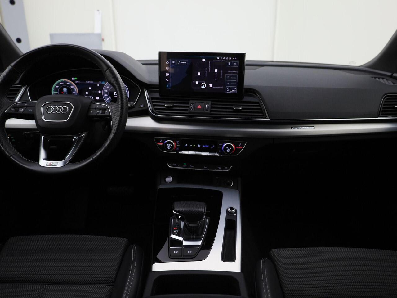Audi Q5 Sportback 55 TFSIe 270kW/367PK S Line quattro · Panoramadak · Elektrische Trekhaak · Massage · Camera ·