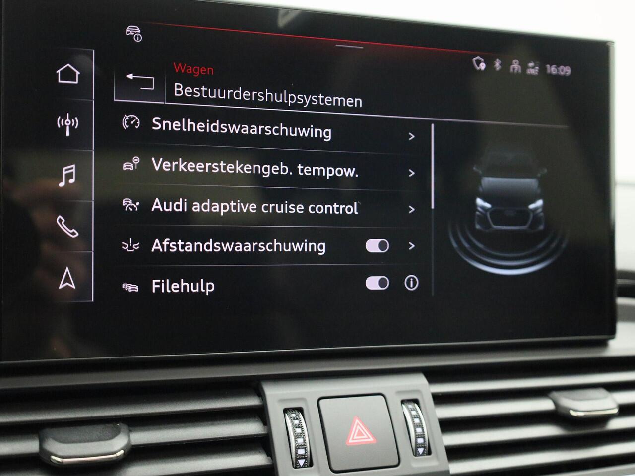 Audi Q5 50 TFSIe 220kW/299PK S Line · Panoramadak · Apple/Android Car Play · Adaptive Cruise Control · Leder/stof · Drive select