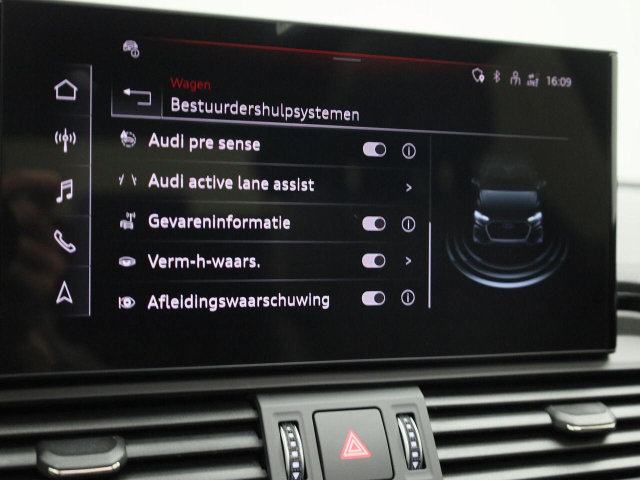 Audi Q5 50 TFSIe 220kW/299PK S Line · Panoramadak · Apple/Android Car Play · Adaptive Cruise Control · Leder/stof · Drive select