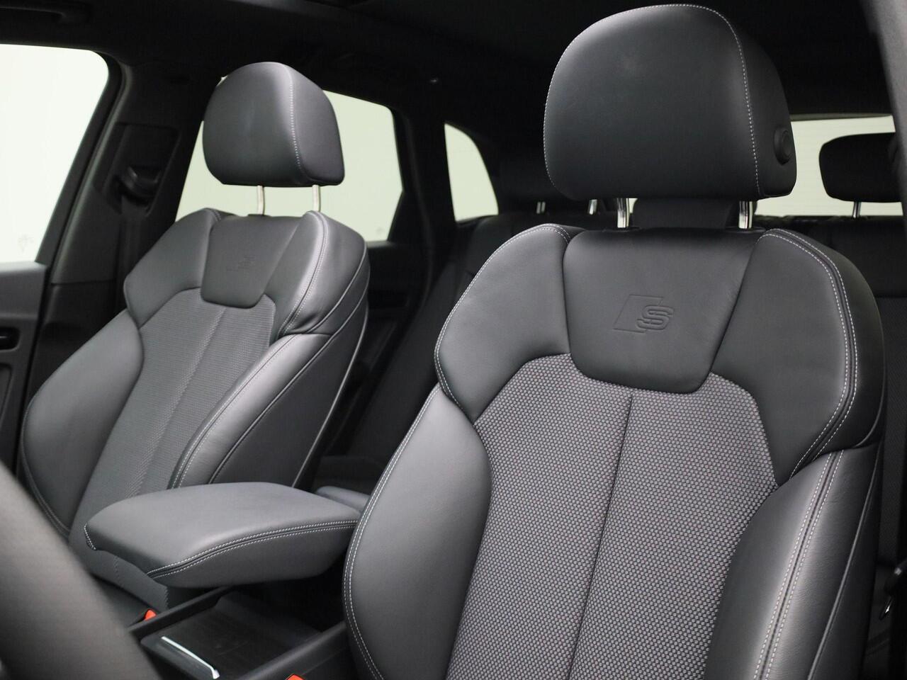 Audi Q5 50 TFSIe 220kW/299PK S Line · Panoramadak · Apple/Android Car Play · Adaptive Cruise Control · Leder/stof · Drive select
