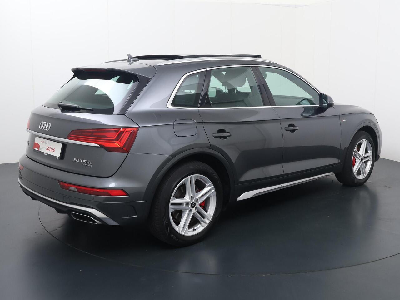 Audi Q5 50 TFSI e S edition | 299 PK | SoH 100% | Matrix LED koplampen | Panoramadak | Luchtvering | Climate control | S line |