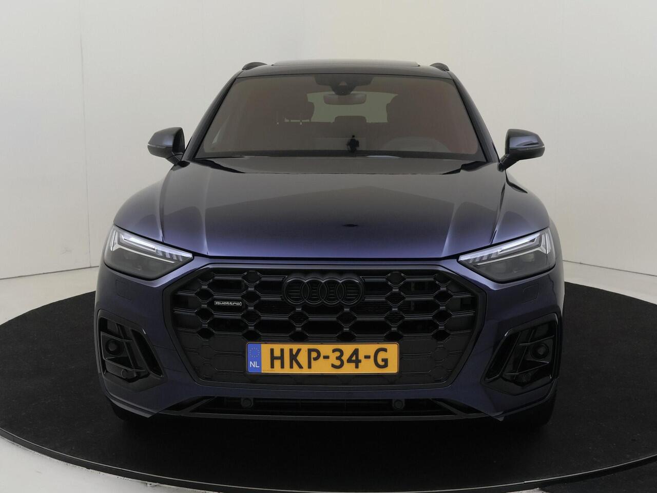 Audi Q5 55 TFSI e S edition Competition | Panoramadak | Trekhaak | Lederen bekleding 'Valcona' | Head-up display | Bang & Olufsen | LED matrix verlichting | Stoelverwarming voor en achter |