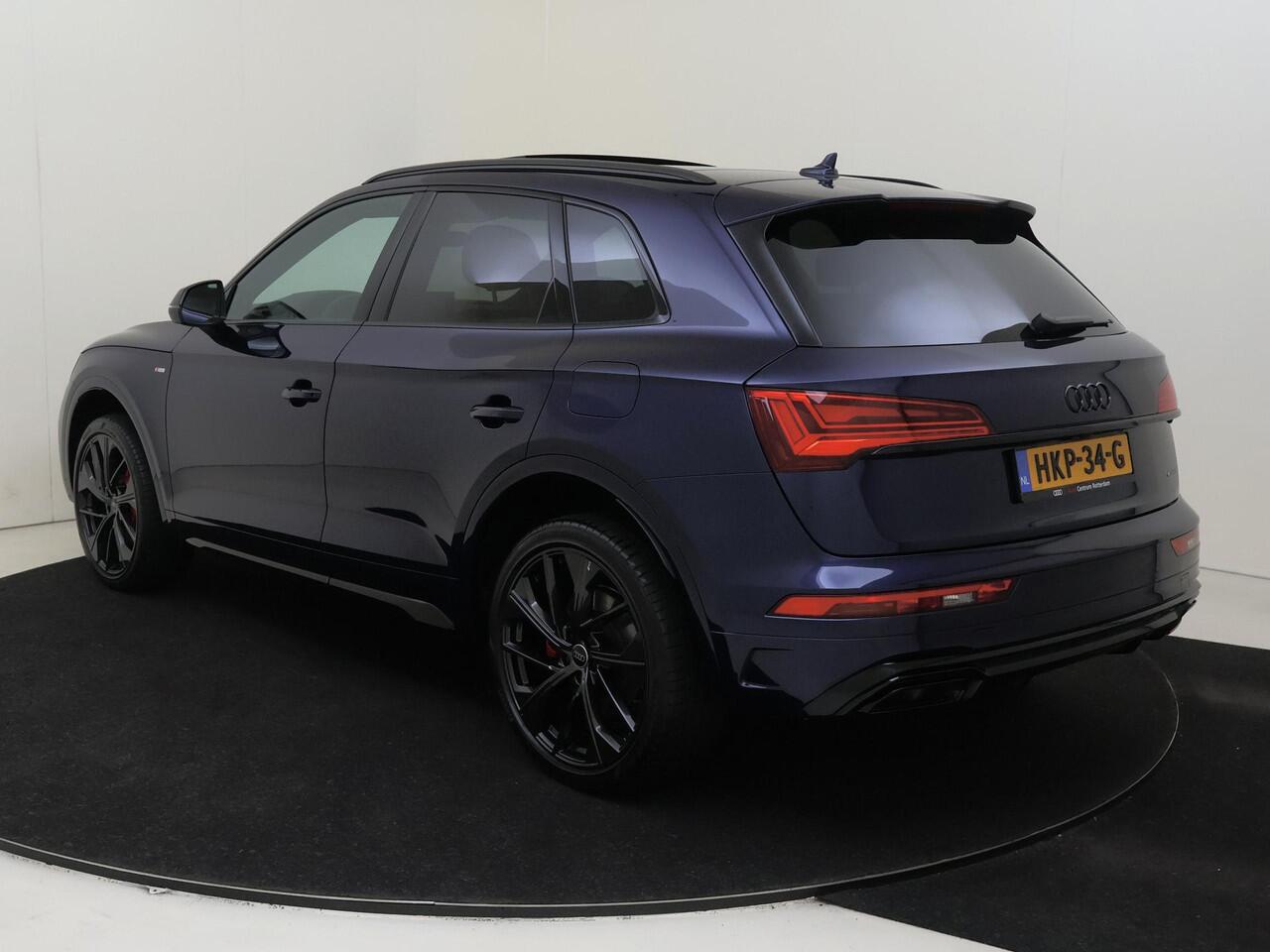 Audi Q5 55 TFSI e S edition Competition | Panoramadak | Trekhaak | Lederen bekleding 'Valcona' | Head-up display | Bang & Olufsen | LED matrix verlichting | Stoelverwarming voor en achter |