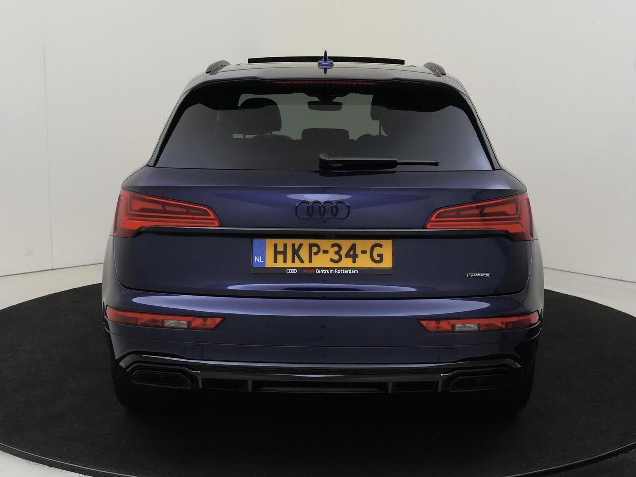 Audi Q5 55 TFSI e S edition Competition | Panoramadak | Trekhaak | Lederen bekleding 'Valcona' | Head-up display | Bang & Olufsen | LED matrix verlichting | Stoelverwarming voor en achter |