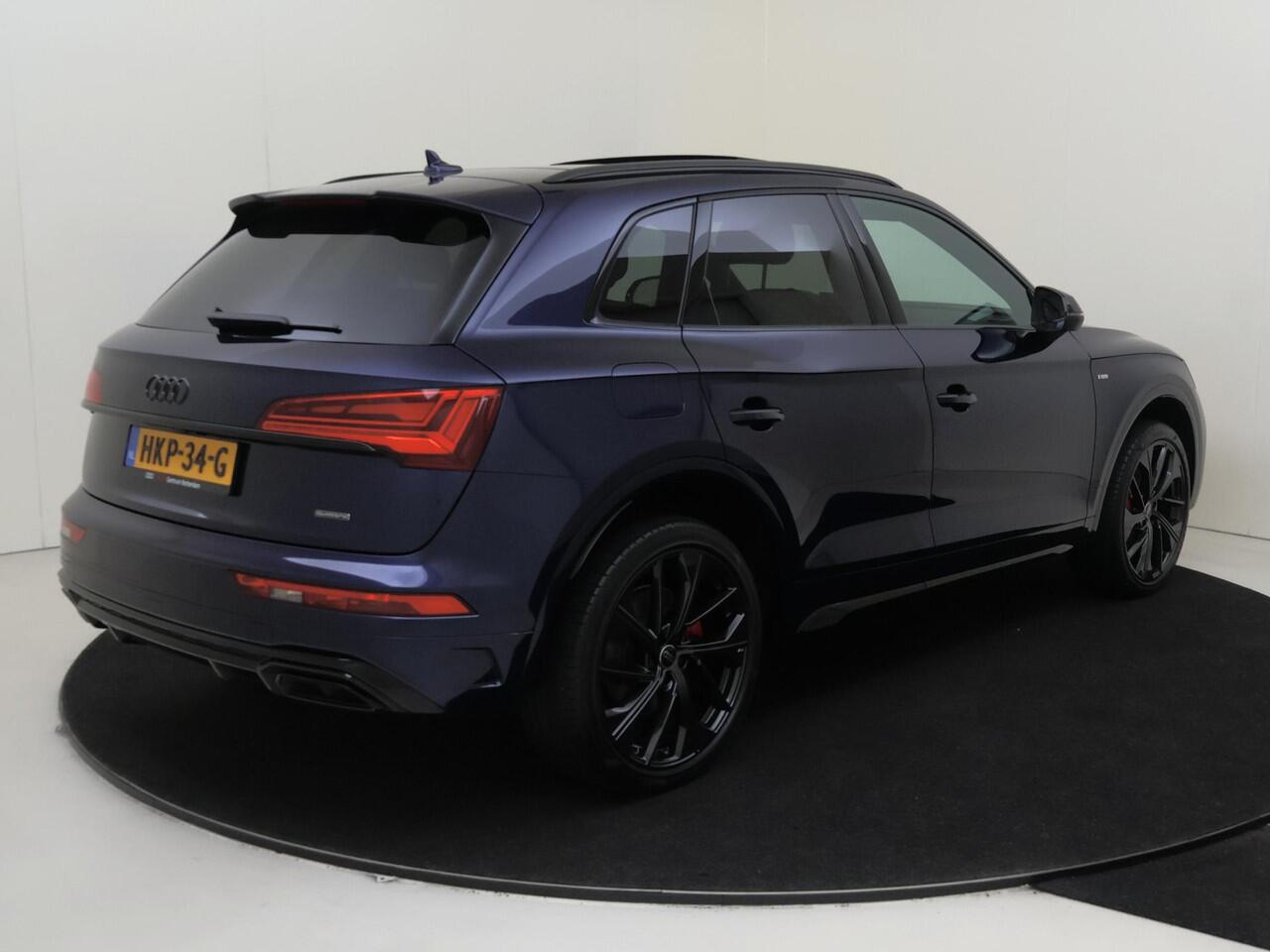 Audi Q5 55 TFSI e S edition Competition | Panoramadak | Trekhaak | Lederen bekleding 'Valcona' | Head-up display | Bang & Olufsen | LED matrix verlichting | Stoelverwarming voor en achter |