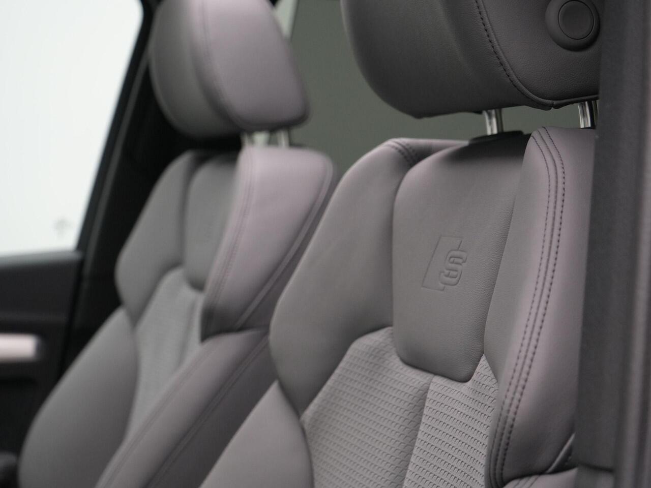 Audi Q5 Sportback 50 TFSI e 299 pk S-tronic S edition Competition / S-Line | Panoramadak | Trekhaak | Luchtvering | Rondomzicht camera | Bang & Olufsen | Matrix LED | 19 inch