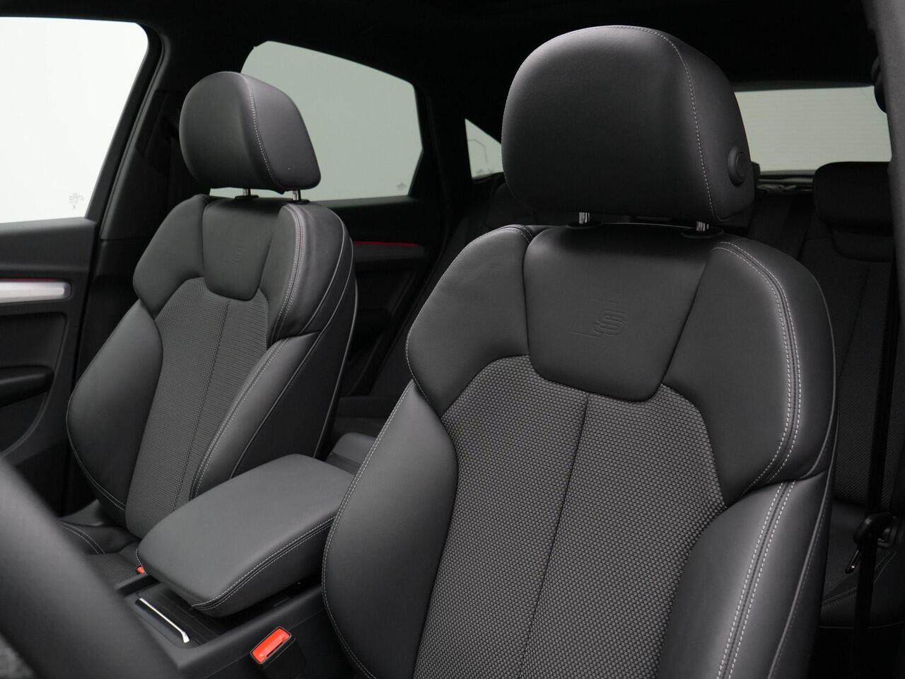 Audi Q5 50 TFSI e 299 pk S-tronic S edition Competition / S-Line | Panoramadak | Trekhaak | Matrix LED | Achteruitrijcamera | Stoelverwarming