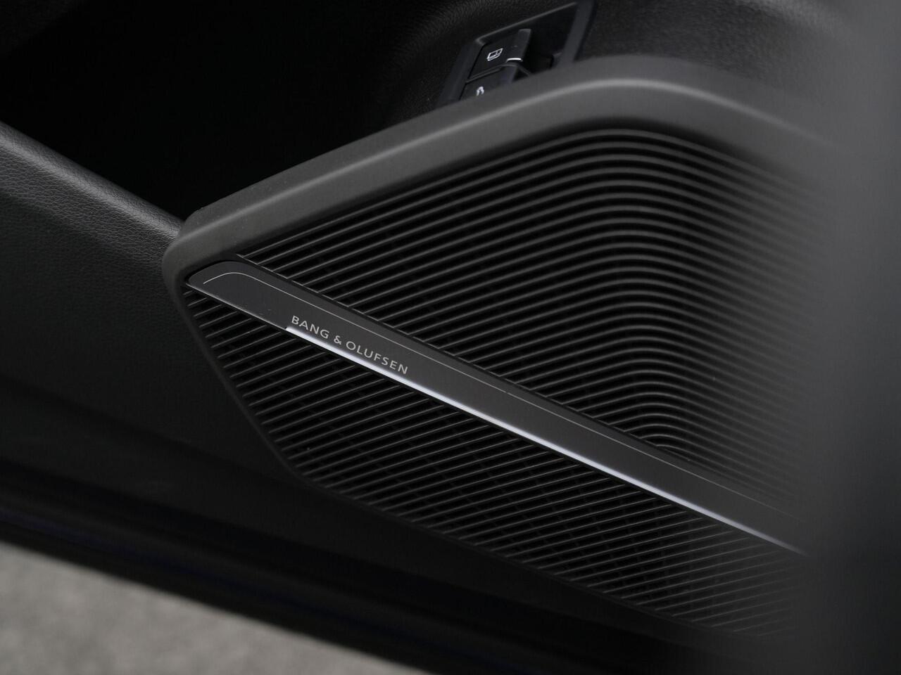 Audi Q5 Sportback 55 TFSI e 367 pk S-tronic S edition Competition / S-Line | Panoramadak | Trekhaak | Luchtvering | 360 camera | Bang & Olufsen