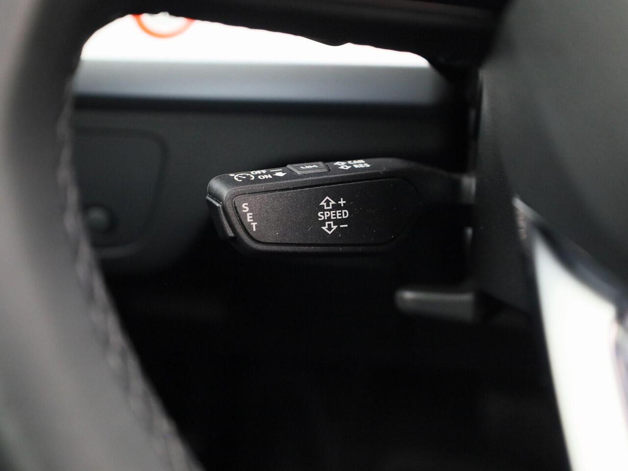 Audi Q5 50 TFSIe 220kW/299PK · Panoramadak · Trekhaak · 360°Camera + Parkeersensoren · Apple/Android Car Play · Garantie tot 01-11-2029 of 100.000km.