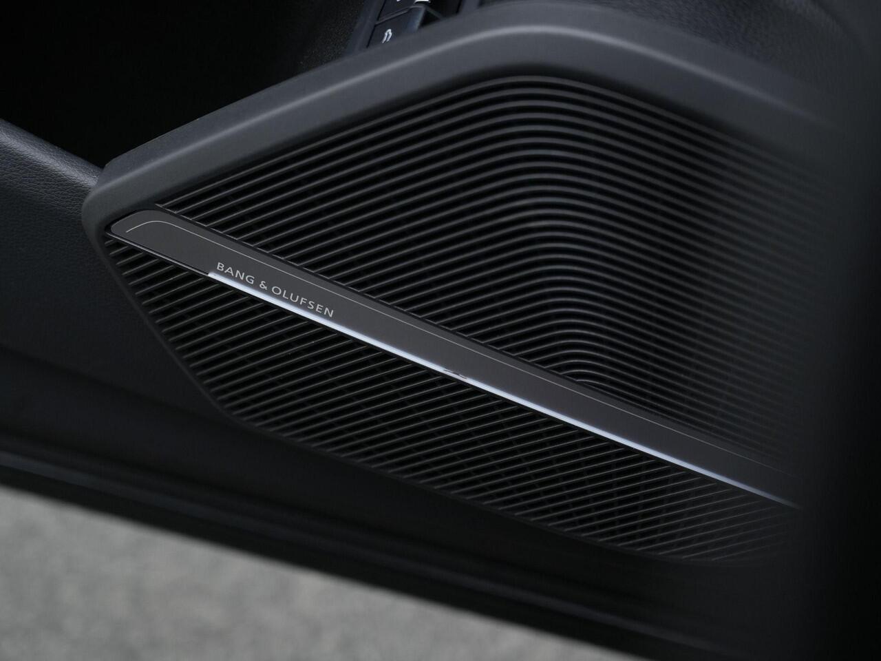 Audi Q5 Sportback 55 TFSI e Quattro S edition Competition / S-Line | Panoramadak | Trekhaak | Luchtvering | Head-up display | Bang & Olufsen