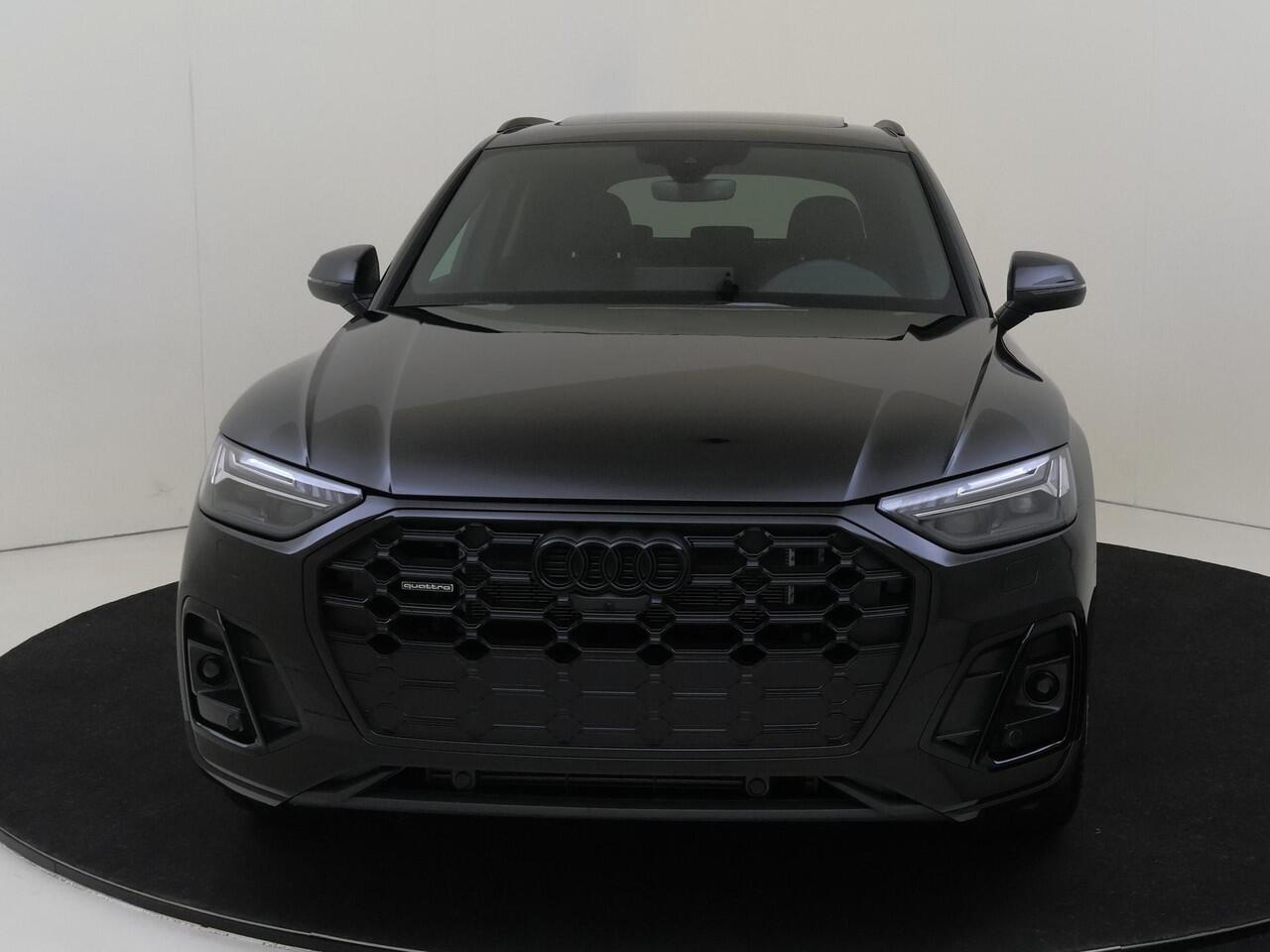 Audi Q5 50 TFSI e S edition Competition | Panoramadak | Comfortsleutel | Elek. verstelbare voorstoelen | Adaptive cruisecontrol | Verwarmbaar stuurwiel