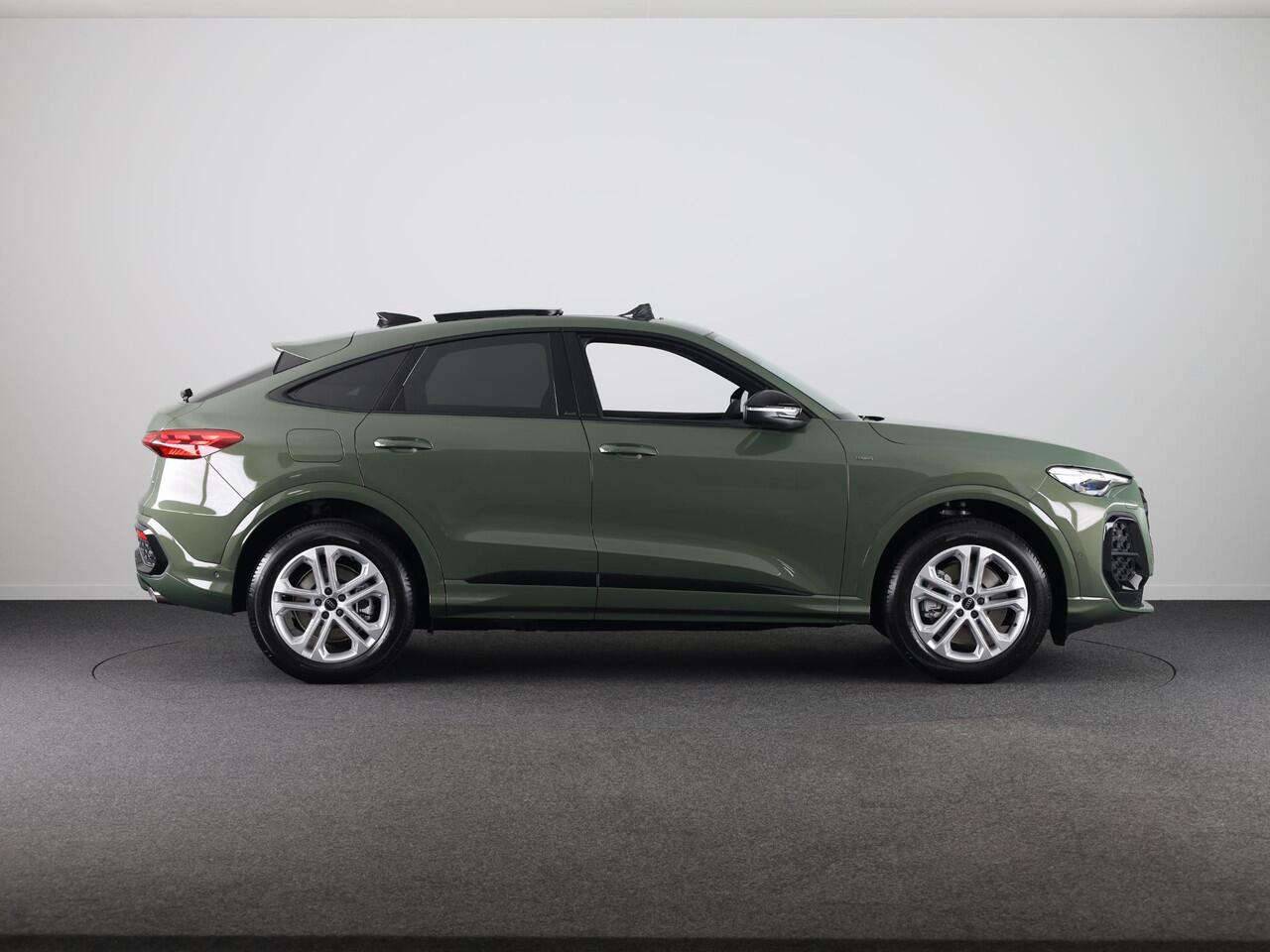 Audi Q5 Sportback 2.0 TFSI e-hybrid quattro S edition | Tech plus | Glazen panoramadak | Zwart pakket | Elektrische stoelen |