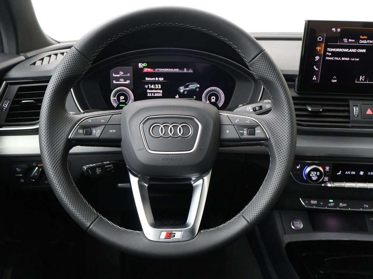 Audi Q5 S edition Competition 50 TFSI e 220 kW / 299 PK | Stoelverwarming | Trekhaak | Keyless Entry | LED | Adaptieve Cruise Control | Elektrische Stoel |
