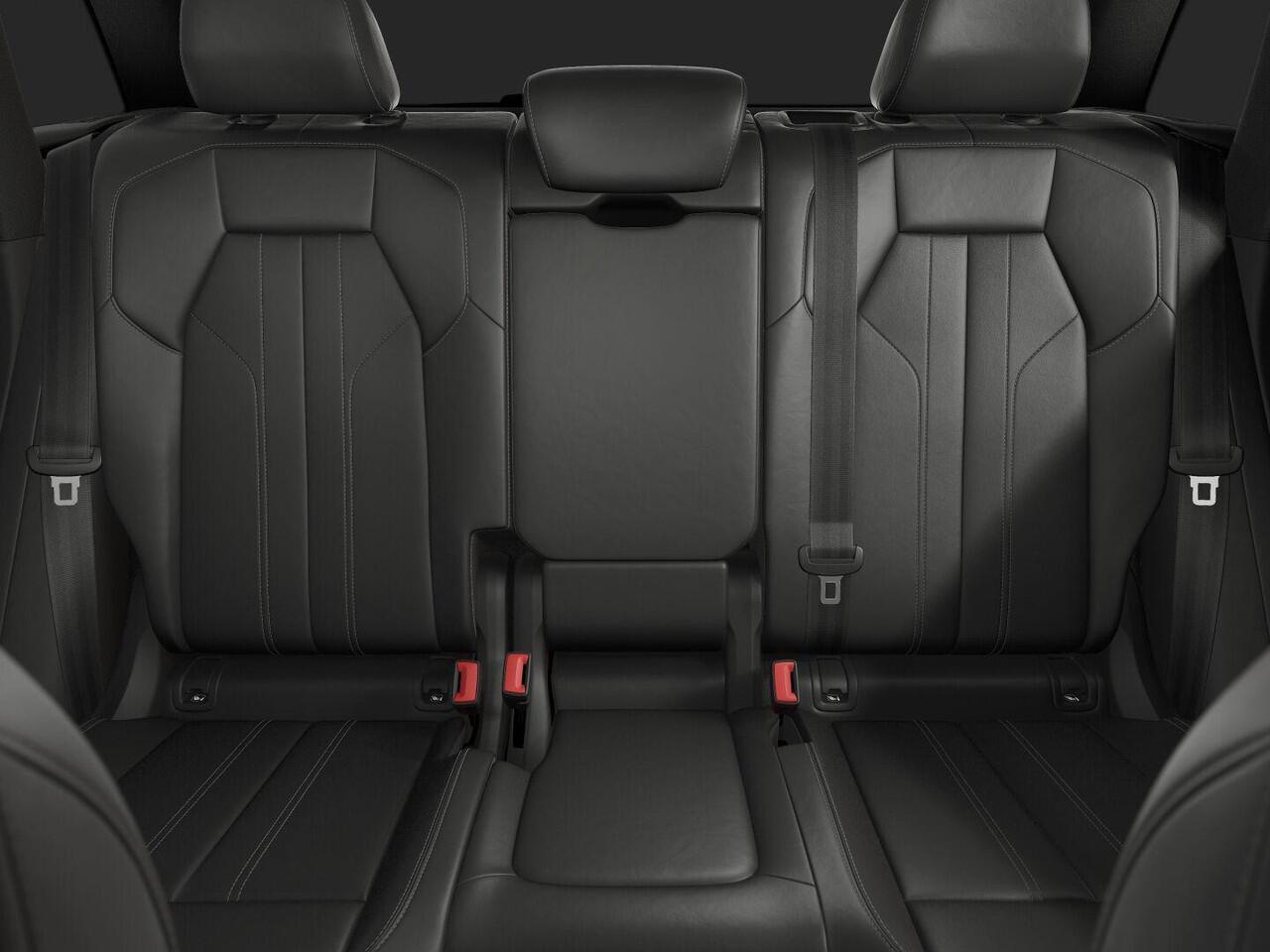 Audi Q5 2.0 TFSI e-hybrid quattro S edition 299 PK · 20" LM Velgen · Tech pro · Adaptieve luchtvering · Elek. wegklapbare trekhaak