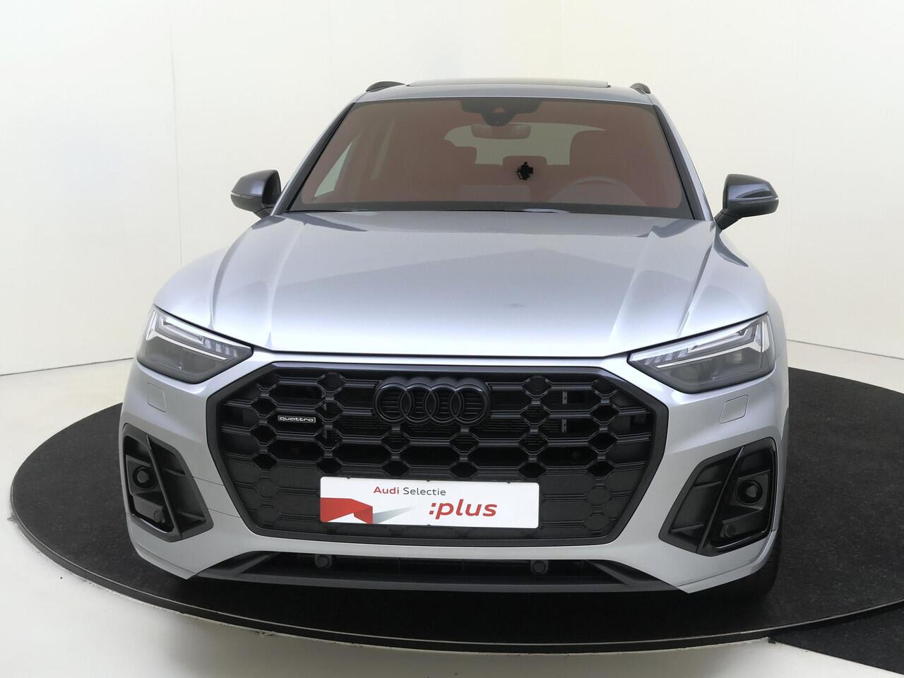 Audi Q5 55 TFSI e S edition Competition | Panoramadak | Trekhaak | Achteruitrijcamera | 3-zone airco | Dodehoek detectie | Keyless | LED matrix verlichting | Stoelverwarming |