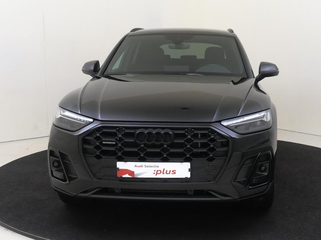 Audi Q5 55 TFSI e S edition Competition | Trekhaak | Achteruitrijcamera | 3-zone airco | Keyless | LED matrix verlichting | Adaptieve cruise control | Stoelverwarming | CarPlay |