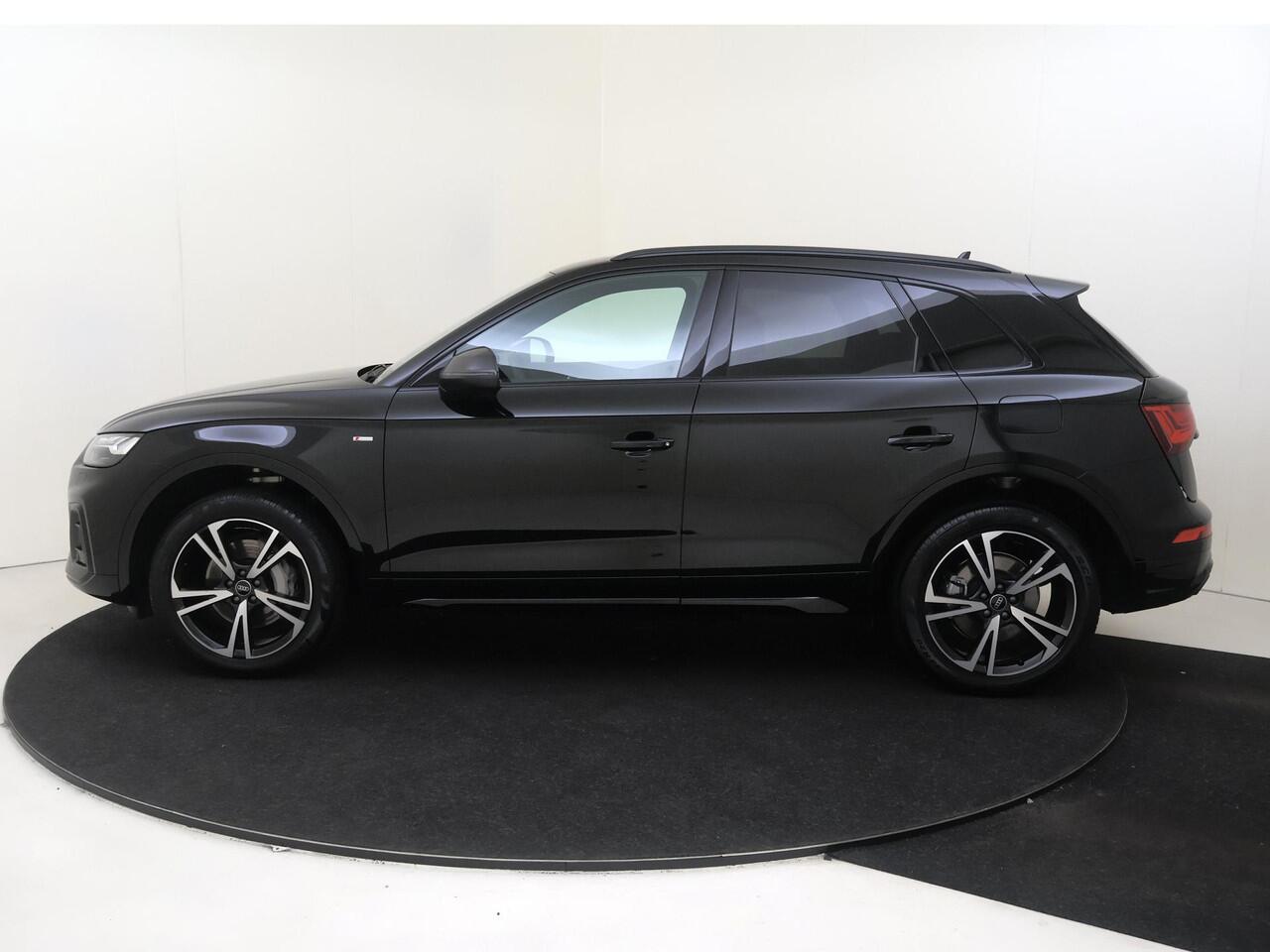 Audi Q5 55 TFSI e S edition Competition | Trekhaak | Achteruitrijcamera | 3-zone airco | Keyless | LED matrix verlichting | Adaptieve cruise control | Stoelverwarming | CarPlay |