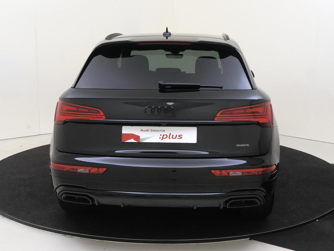 Audi Q5 55 TFSI e S edition Competition | Trekhaak | Achteruitrijcamera | 3-zone airco | Keyless | LED matrix verlichting | Adaptieve cruise control | Stoelverwarming | CarPlay |