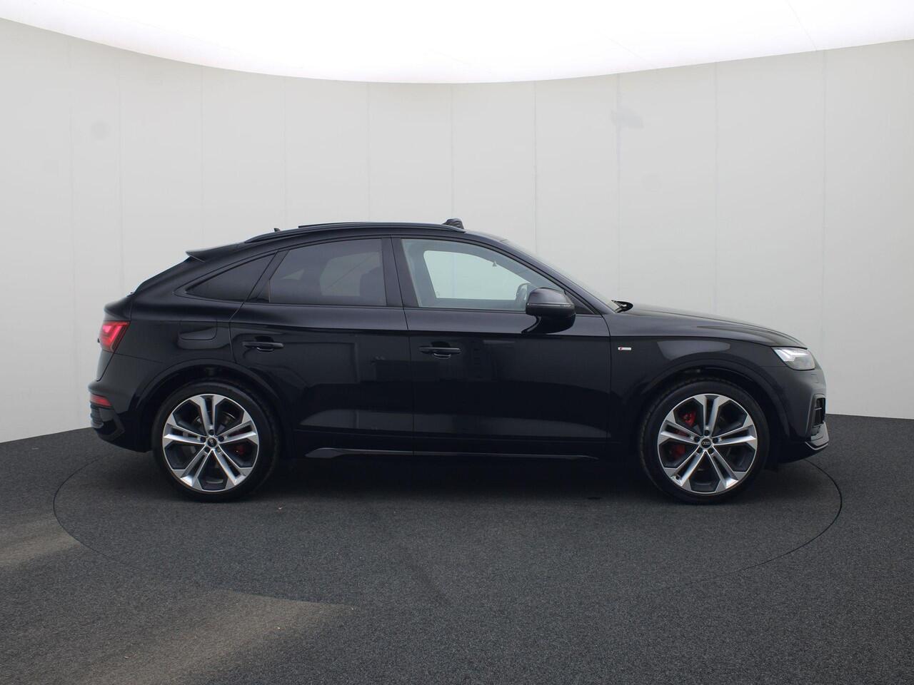 Audi Q5 Sportback 55 TFSIe 270kW/367PK S edition Competition · Panoramadak · Trekhaak · Bang & Olufsen · Luchtvering · Garantie t/m 19-06-2030 of 100000km.