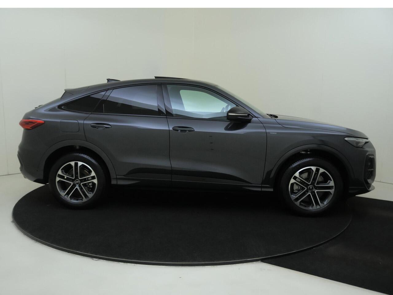 Audi Q5 Sportback 2.0 TFSI e-hybrid quattro S edition | Panoramadak | Lederen bekleding | Trekhaak | Tech Plus | Optiekpakket zwart