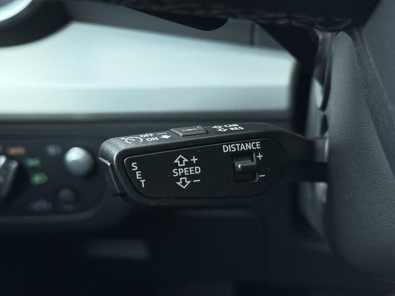 Audi Q5 Sportback 55 TFSI e S edition Competition | 367 PK | Trekhaak | Panoramadak | Luchtvering | Head-up Display | 21" LM velgen | S line |