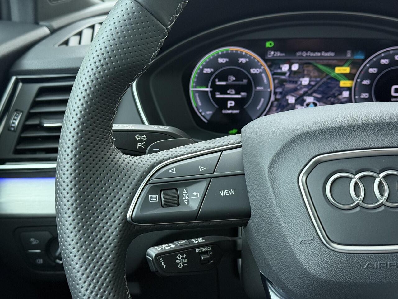 Audi Q5 Sportback 55 TFSI e S edition Competition | 367 PK | Trekhaak | Panoramadak | Luchtvering | Head-up Display | 21" LM velgen | S line |