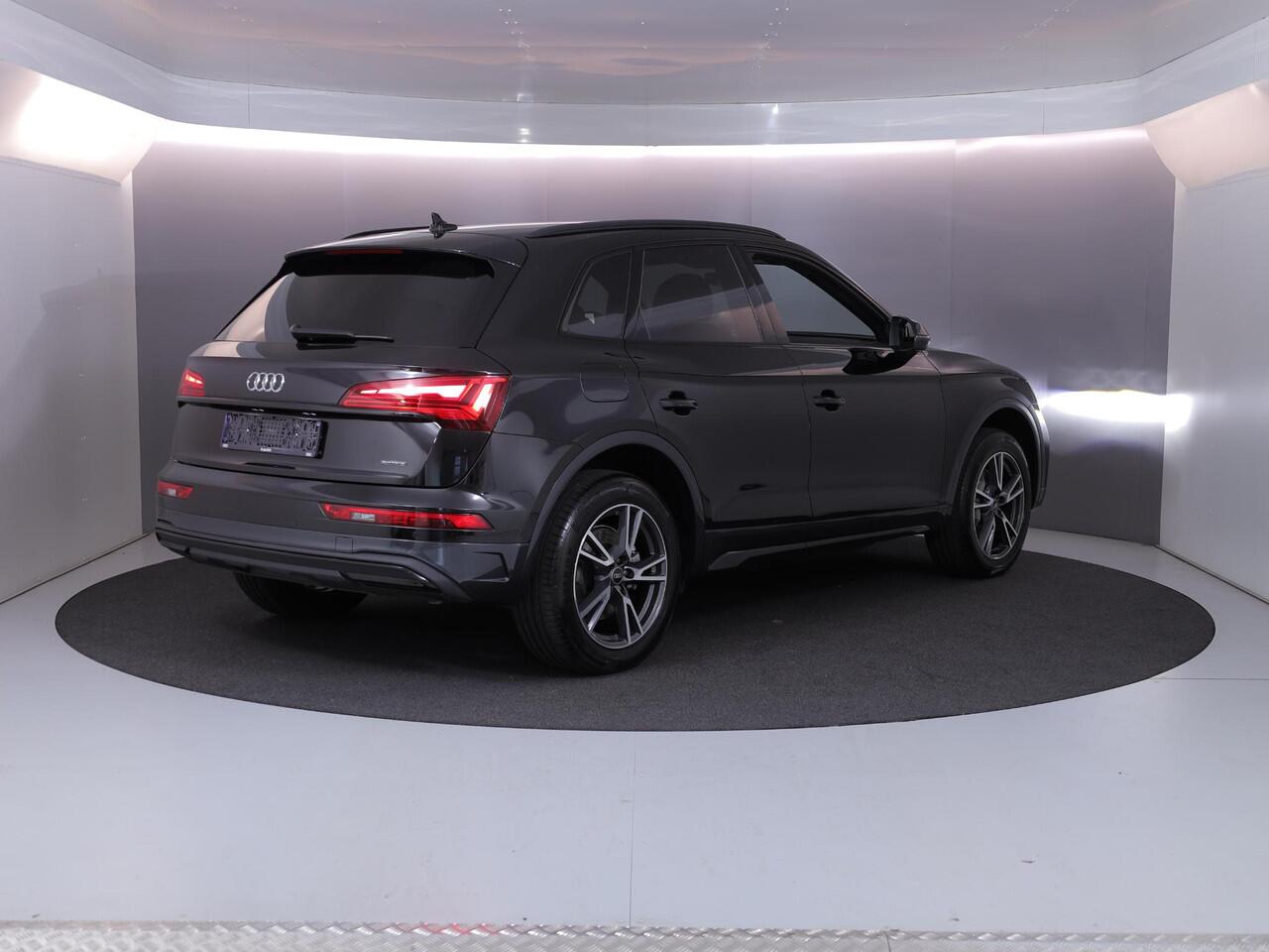 Audi Q5 50 TFSI e Advanced edition 299 pk S-tronic | Verlengde garantie | Navigatie | Trekhaak (wegklapbaar) | Parkeersensoren | Stoelverwarming v/a | S-line interieur |