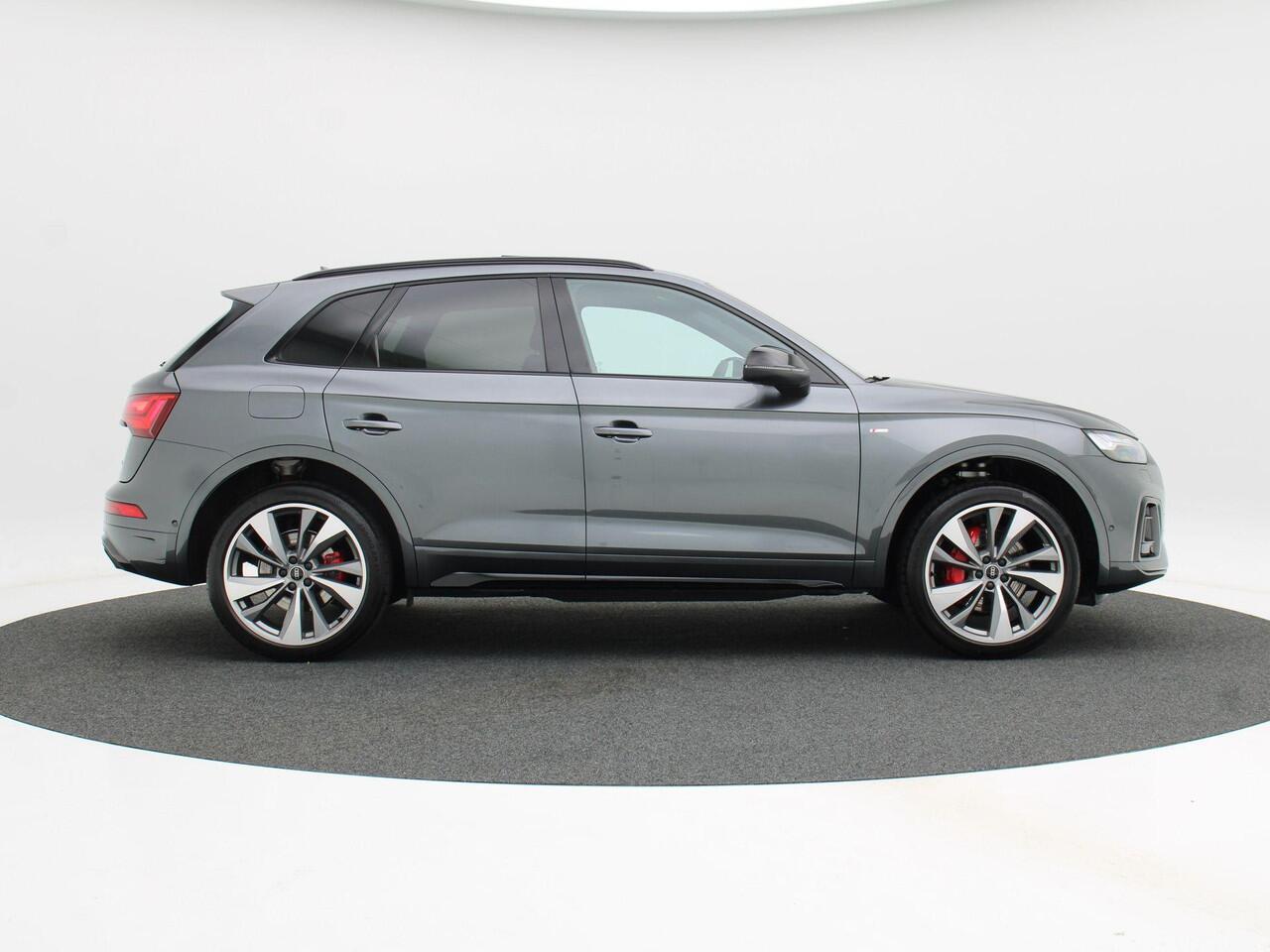Audi Q5 55 TFSi e 367 Pk Automaat S-Line | Panoramadak | Adaptive Cruise | CarPlay | Stoelverwarming | Climate Control | Stuurverwarming | 360 camera | Trekhaak | 21 inch | 8.999 Km!!