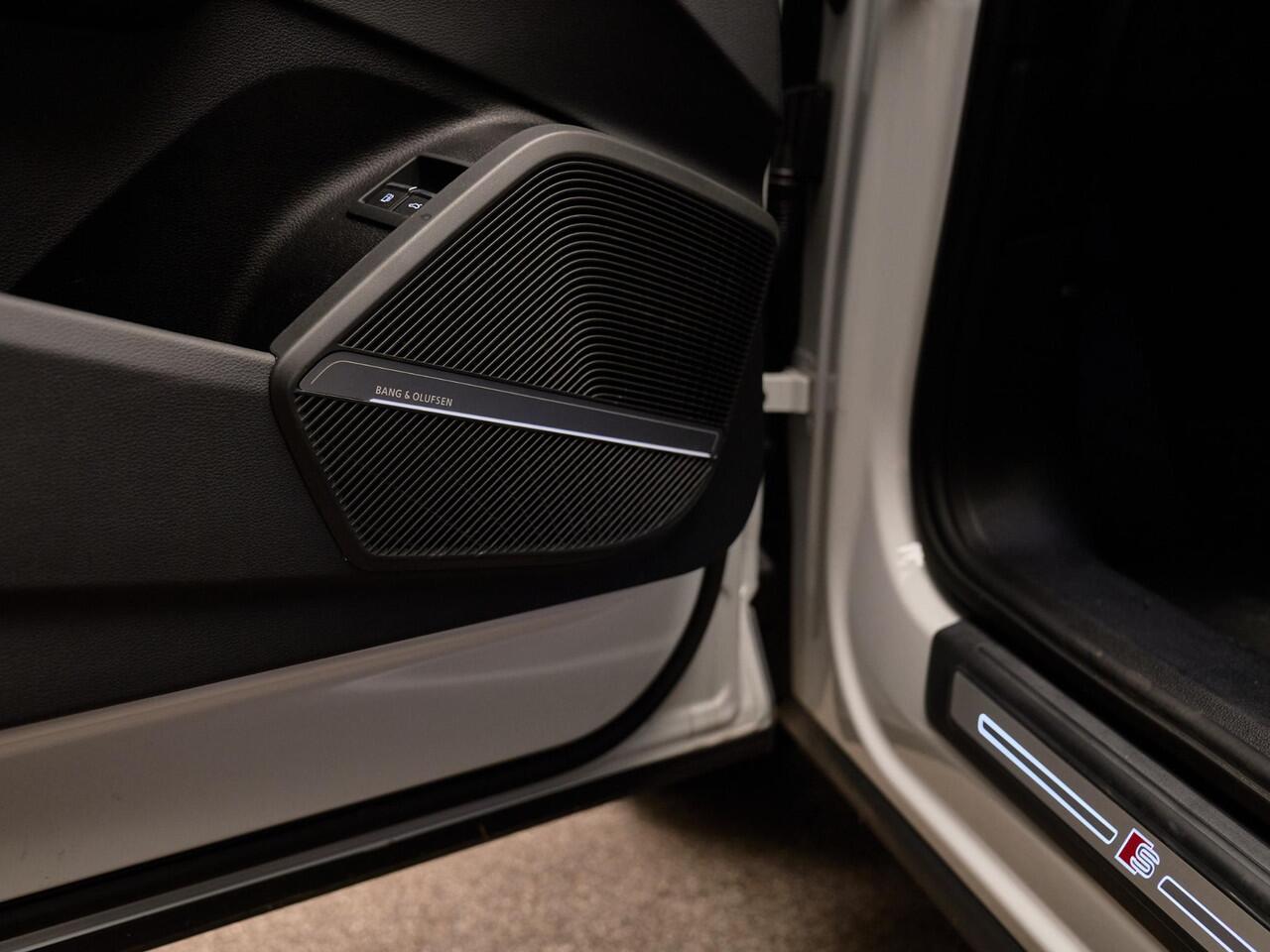 Audi Q5 50 TFSI e S Edition Competition, B&O, pano, luchtv., matrix-LED, tr.haak, memory, HUD, ACC, 21", privacy