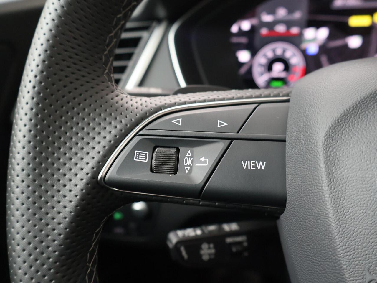 Audi Q5 Sportback 55 TFSI e S edition Competition | 367 PK | SoH 95% | Trekhaak | Panoramadak | Luchtvering | Head-up display | Matrix LED koplampen | 21" LM velgen | B&O premium sound | S line |