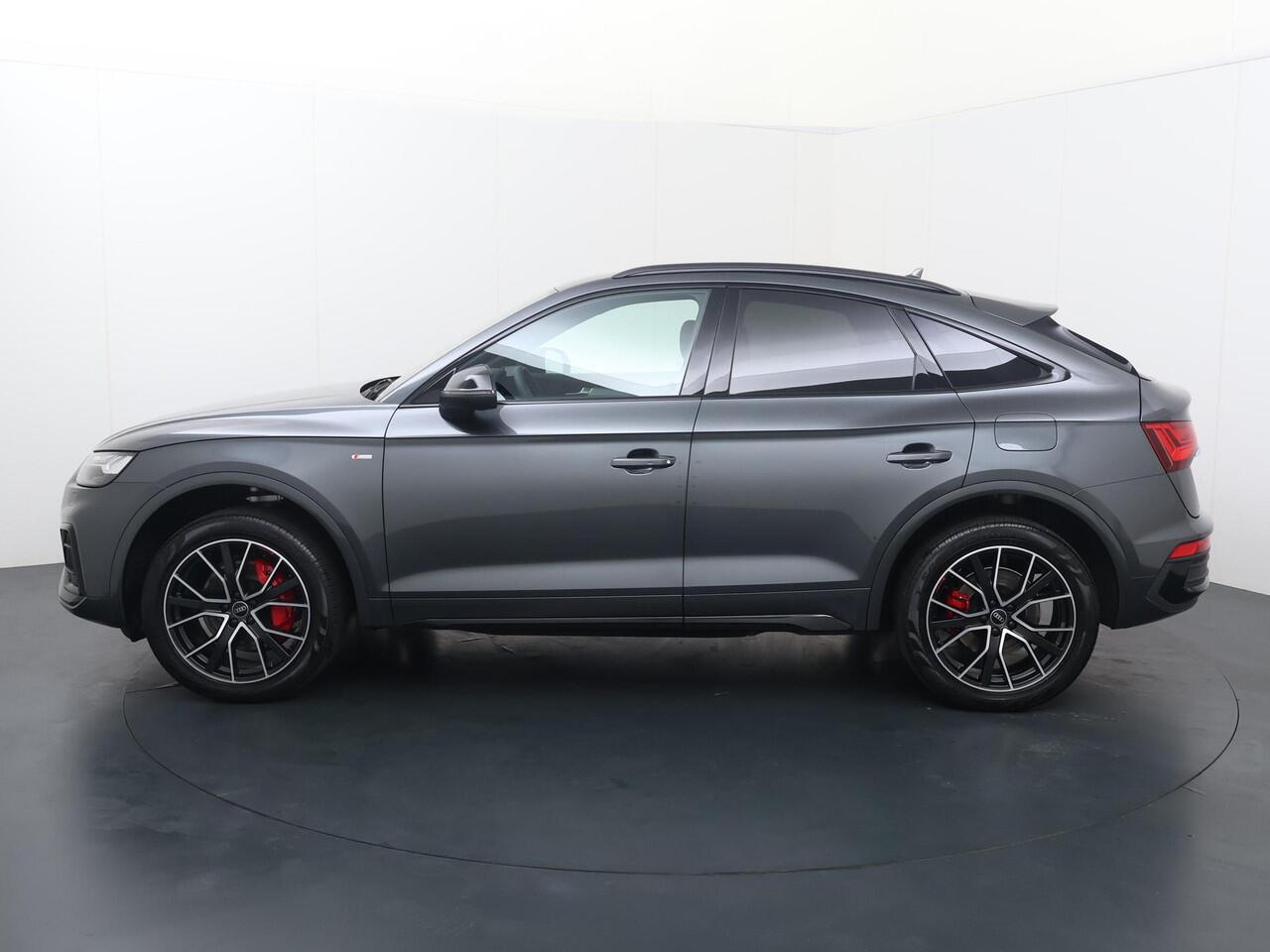 Audi Q5 Sportback 55 TFSI e S edition Competition | 367 PK | SoH 97% | Trekhaak | Head-up display | Matrix LED koplampen | S line interieur | Adaptive cruise control |