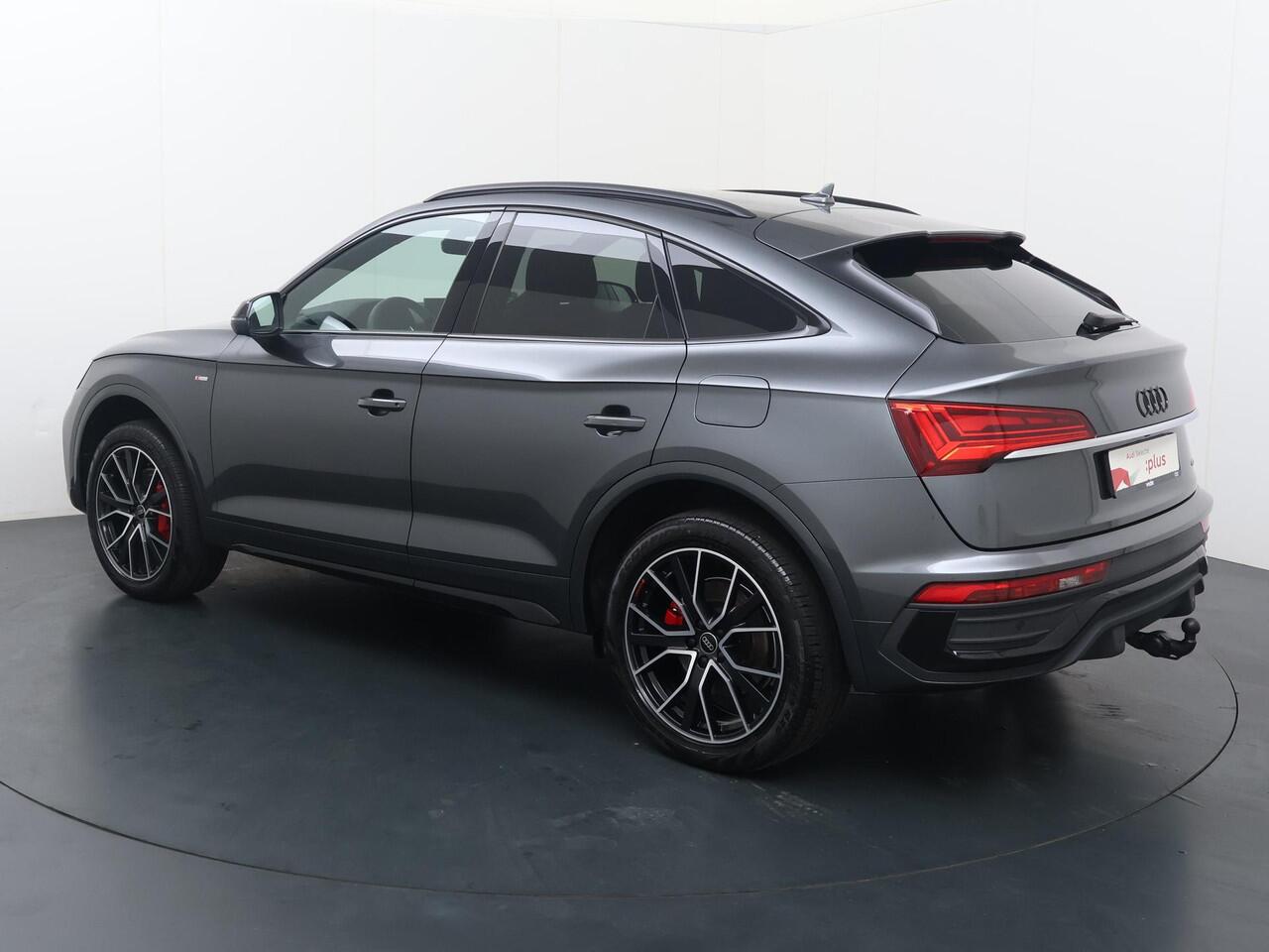 Audi Q5 Sportback 55 TFSI e S edition Competition | 367 PK | SoH 97% | Trekhaak | Head-up display | Matrix LED koplampen | S line interieur | Adaptive cruise control |