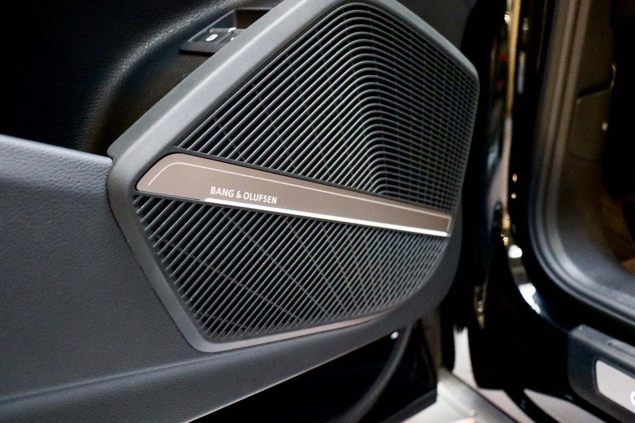 Audi Q5 55 TFSI e S edition Competition Full Options