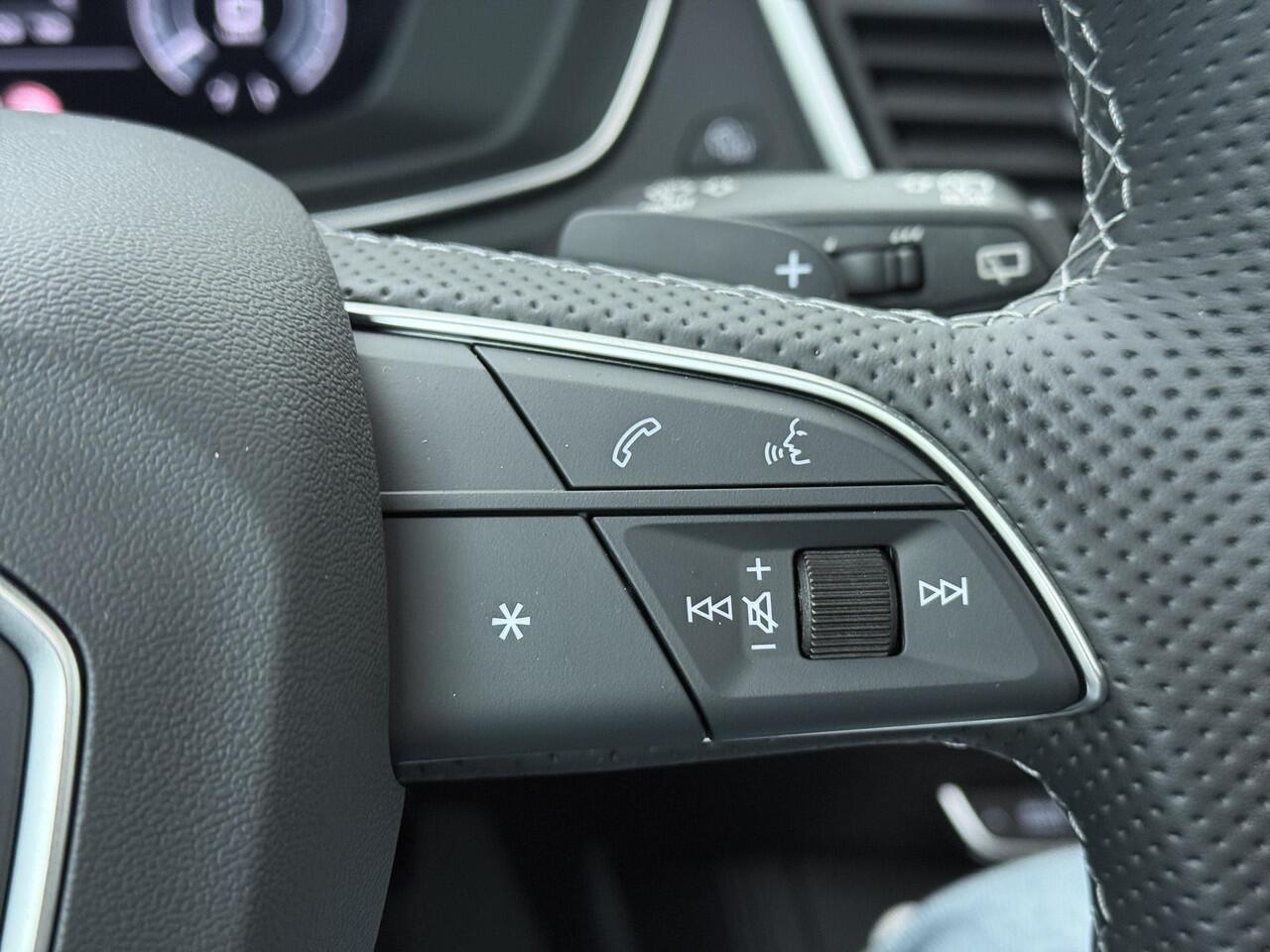 Audi Q5 55 TFSI e S edition Competition | 367 PK | SoH 95% | Trekhaak | Panoramadak | Matrix LED koplampen | S line | Adaptive cruise control |