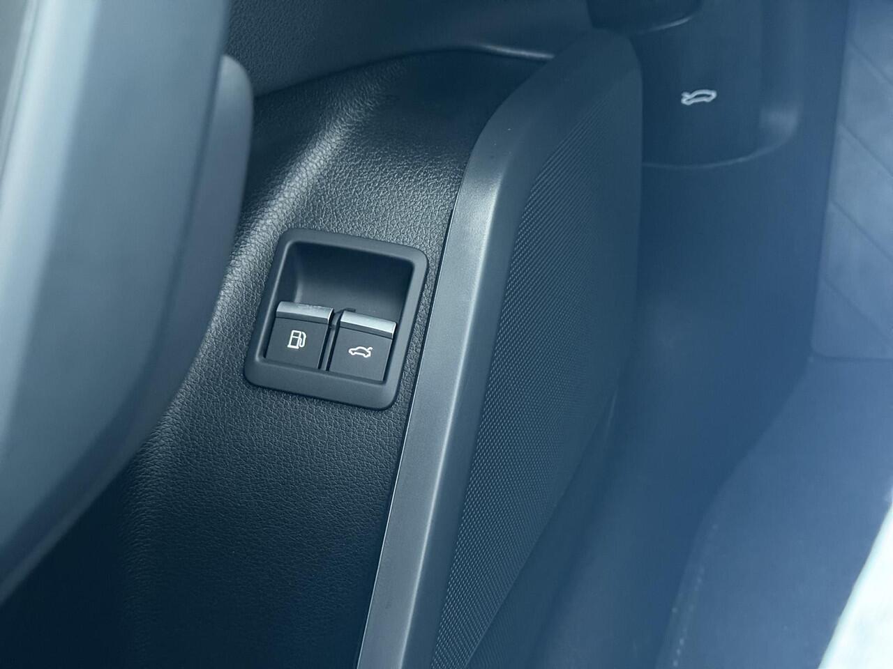 Audi Q5 55 TFSI e S edition Competition | 367 PK | SoH 95% | Trekhaak | Panoramadak | Matrix LED koplampen | S line | Adaptive cruise control |