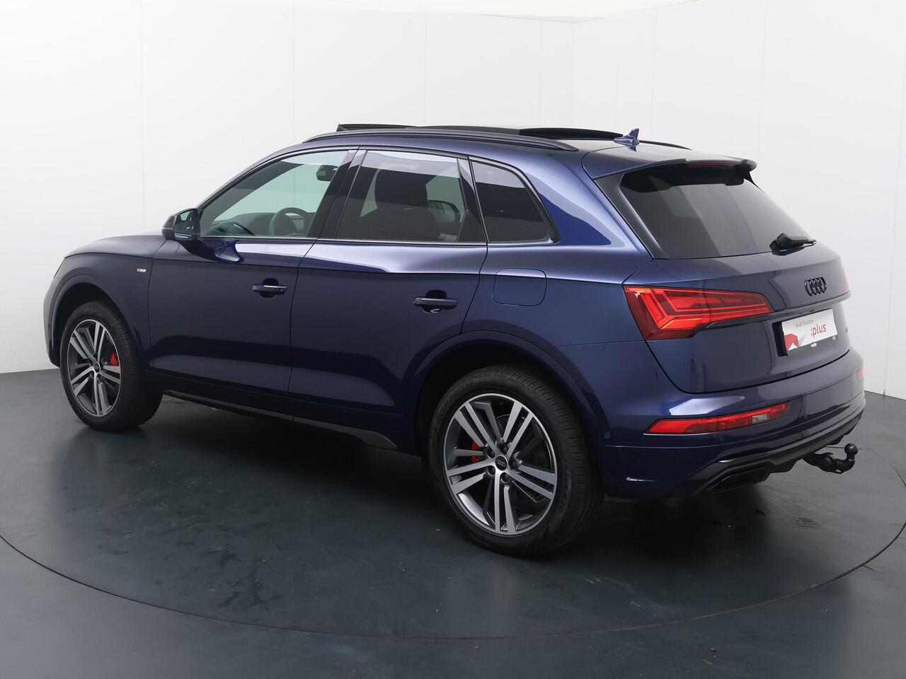 Audi Q5 55 TFSI e S edition Competition | 367 PK | SoH 95% | Trekhaak | Panoramadak | Matrix LED koplampen | S line | Adaptive cruise control |