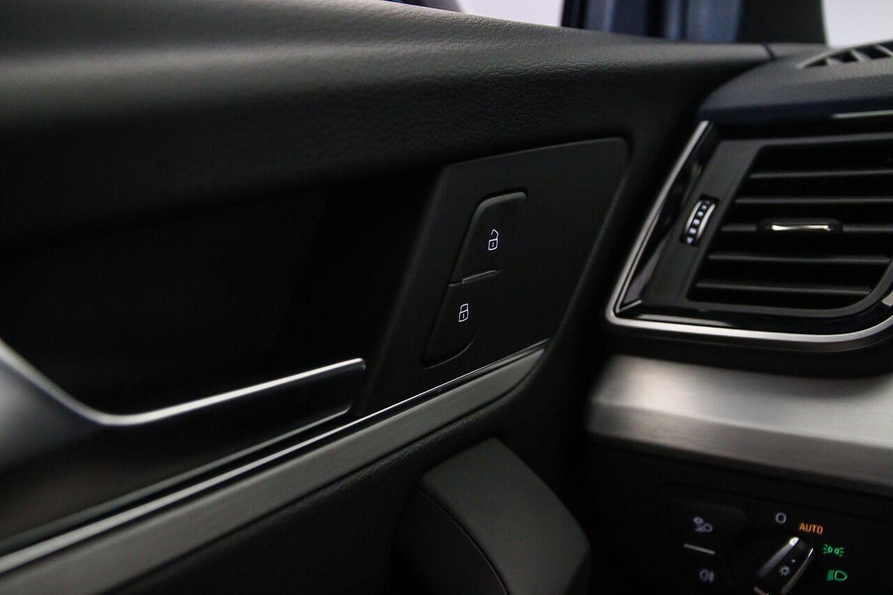 Audi Q5 Sportback 50 TFSI e S edition | Trekhaak | City | Tour | Matrix | Achteruitrijcamera | Audi Sound | Carplay | Ambient lighting |