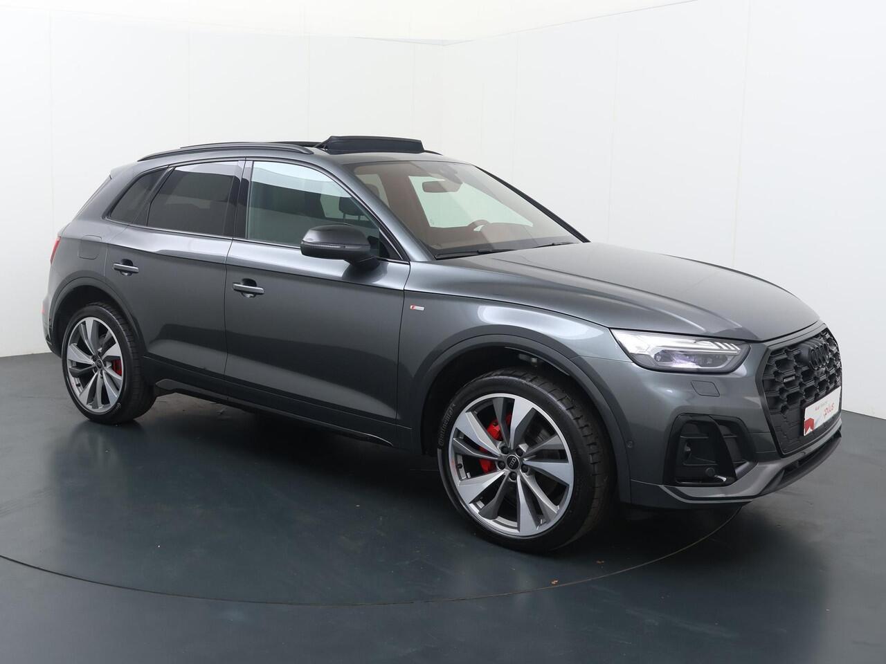 Audi Q5 55 TFSI e S edition Competition | 367 PK | SoH 91% | Trekhaak | Panoramadak | Head-up display | 21" LM velgen | Lederen S line bekleding |