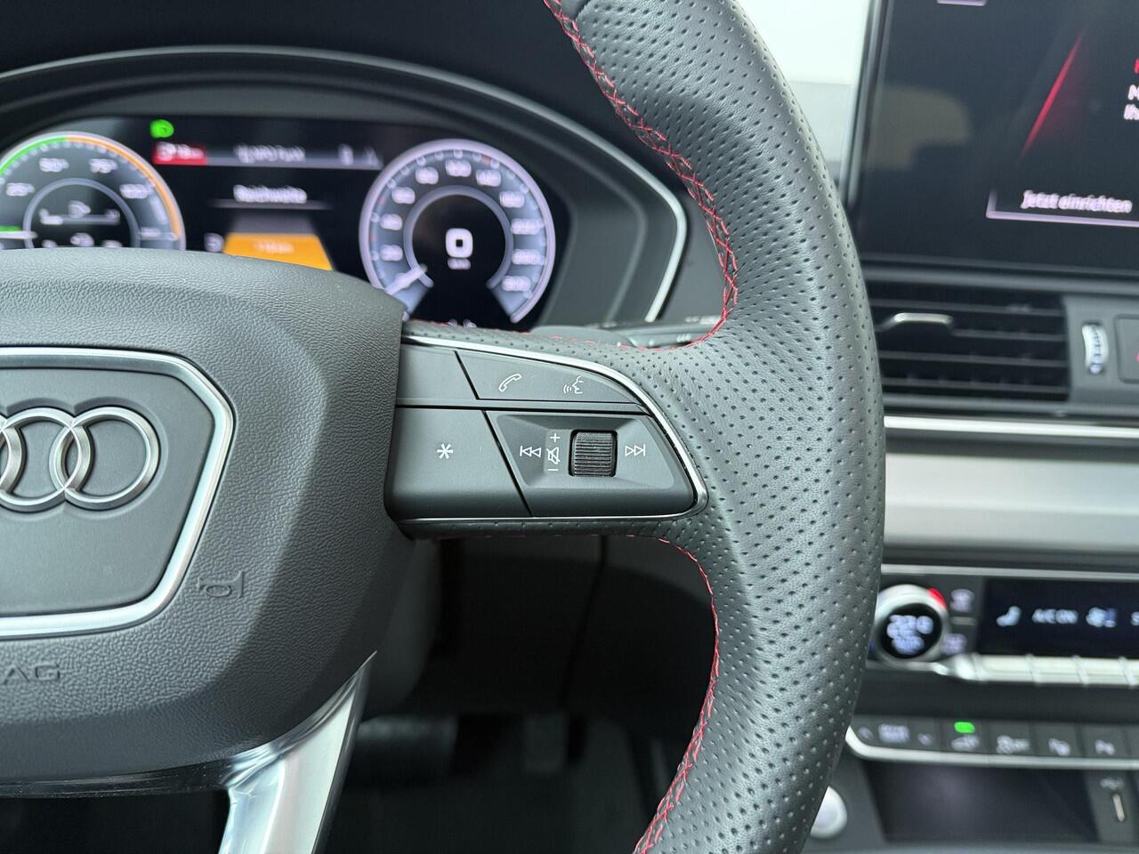 Audi Q5 55 TFSI e S edition Competition | 367 PK | SoH 91% | Trekhaak | Panoramadak | Head-up display | 21" LM velgen | Lederen S line bekleding |