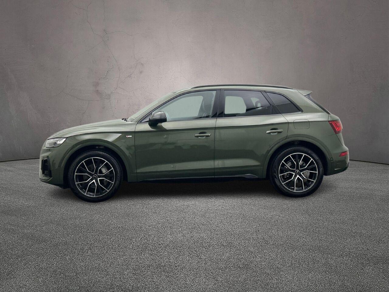 Audi Q5 55 TFSI e S edition | Trekhaak | Luchtvering | MMI plus | Audi sound | Headup | City | Tour | Memory | Matrix |