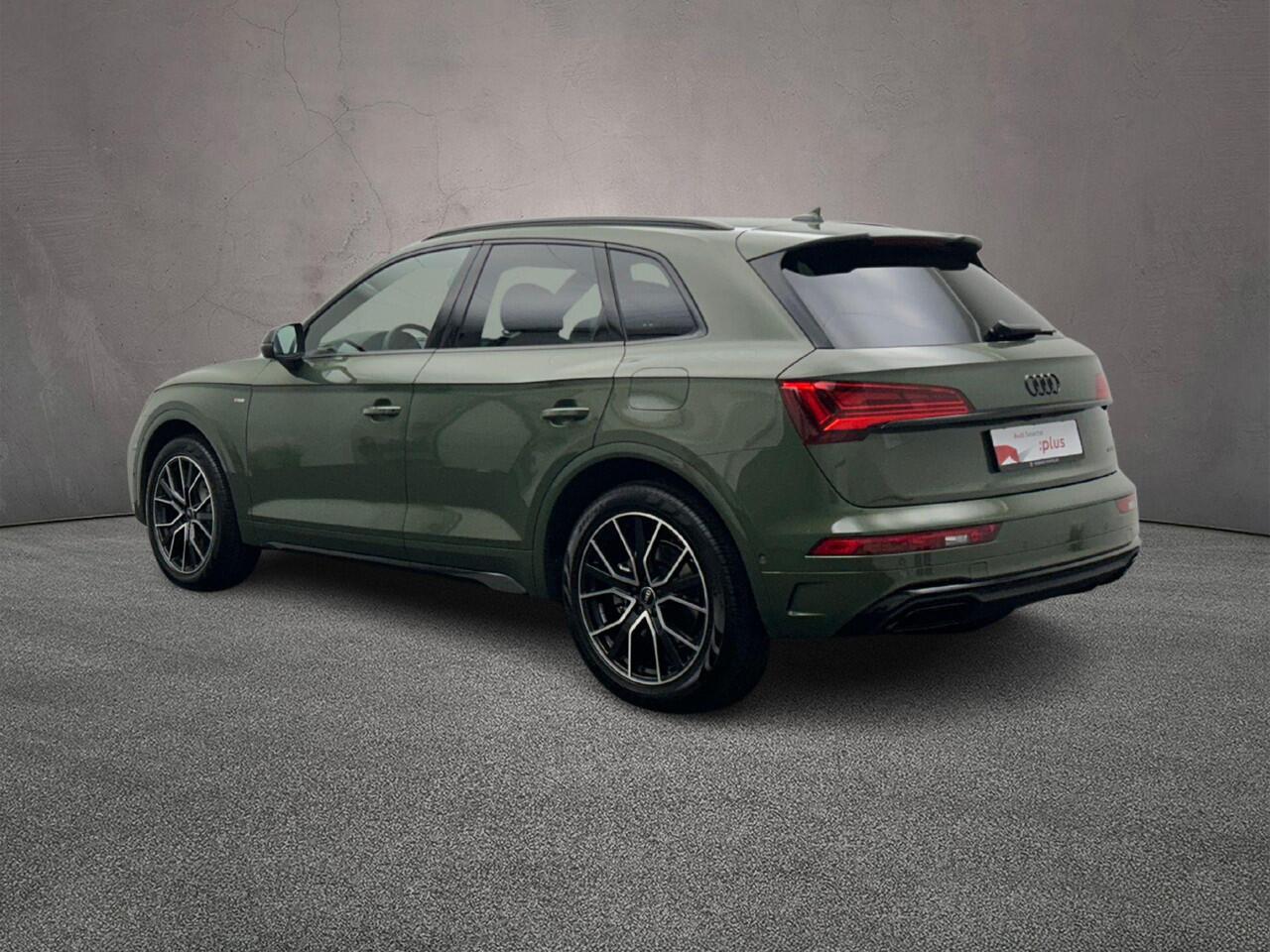 Audi Q5 55 TFSI e S edition | Trekhaak | Luchtvering | MMI plus | Audi sound | Headup | City | Tour | Memory | Matrix |