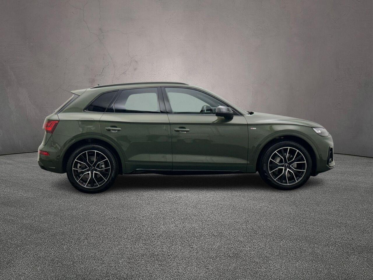 Audi Q5 55 TFSI e S edition | Trekhaak | Luchtvering | MMI plus | Audi sound | Headup | City | Tour | Memory | Matrix |