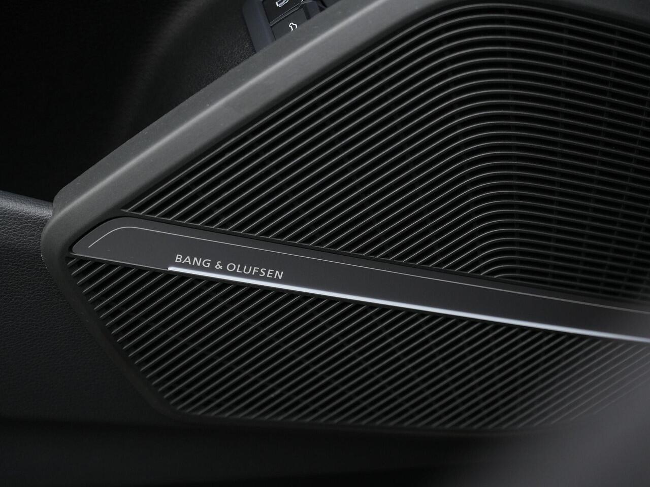 Audi Q5 50 TFSI e Quattro S-Line | Panoramadak | Trekhaak | Leder fijnnappa | Geheugenstoel | Head-up display | Bang & Olufsen | 360 camera