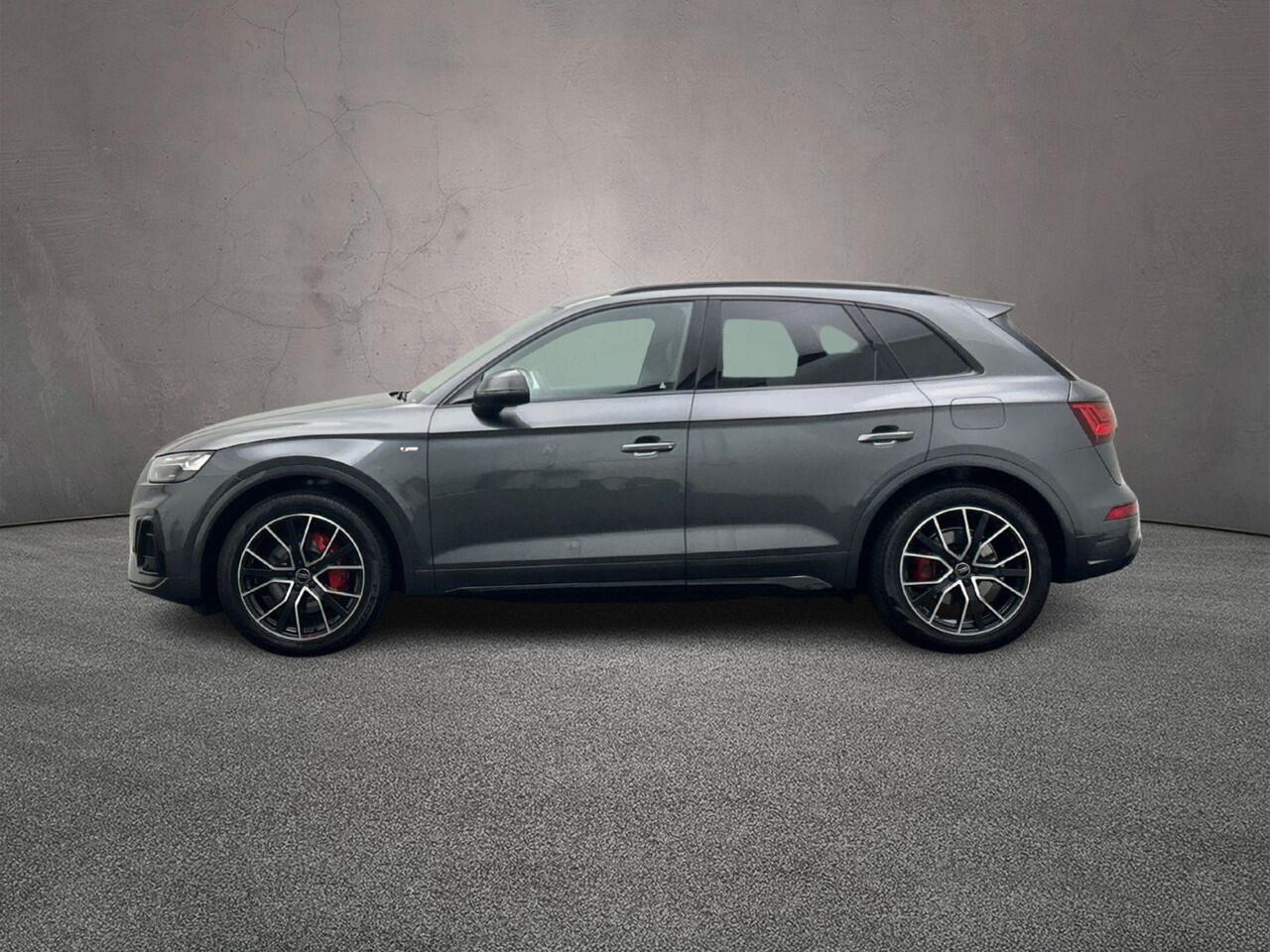 Audi Q5 50 TFSI e S edition Competition | Luchtvering | Pano | City | Tour | Matrix-led | Achteruitrijcamera | Audi Sound |