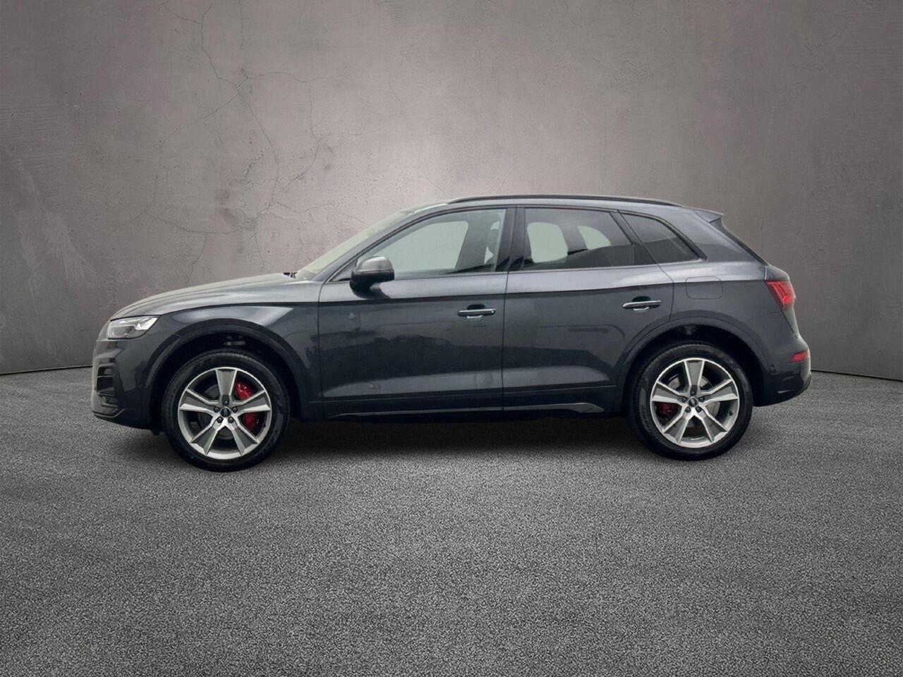 Audi Q5 50 TFSI e 300PK quattro S edition Competition | Trekhaak | Headup | Matrix | ACC | Memory | City | Tour | Carplay |