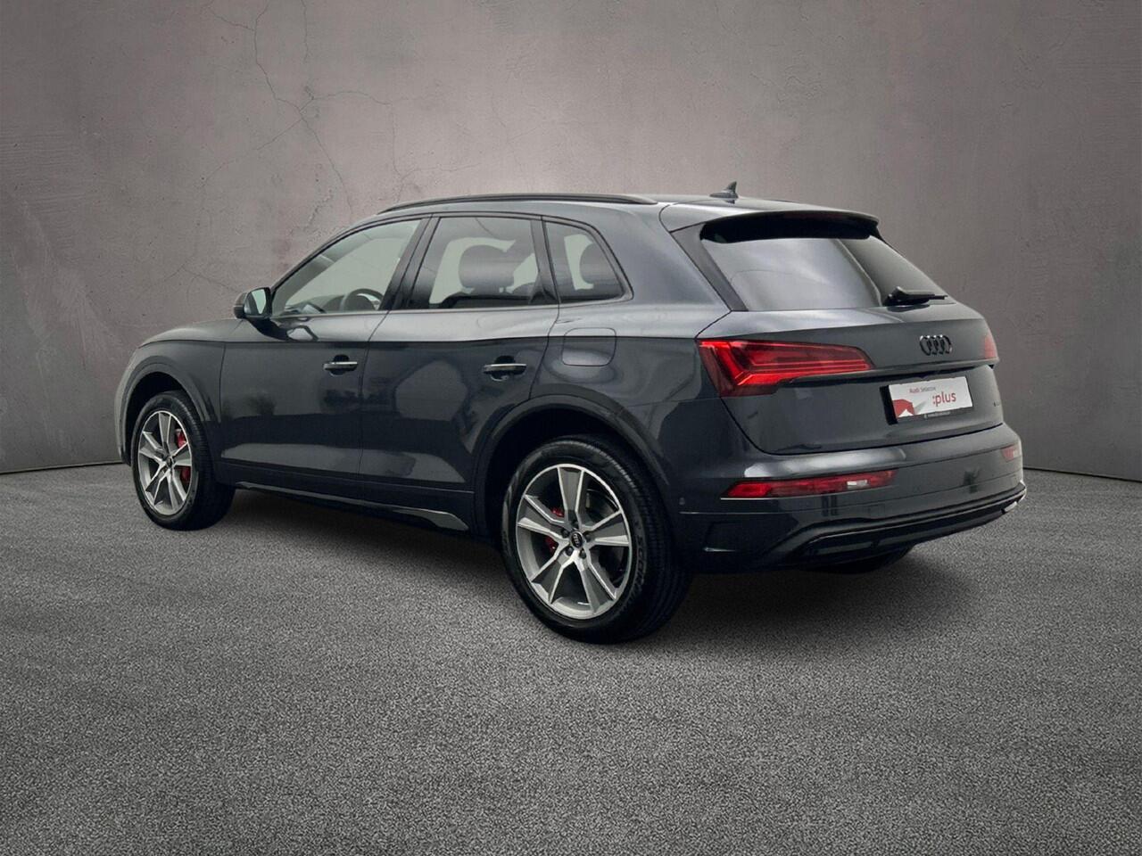 Audi Q5 50 TFSI e 300PK quattro S edition Competition | Trekhaak | Headup | Matrix | ACC | Memory | City | Tour | Carplay |