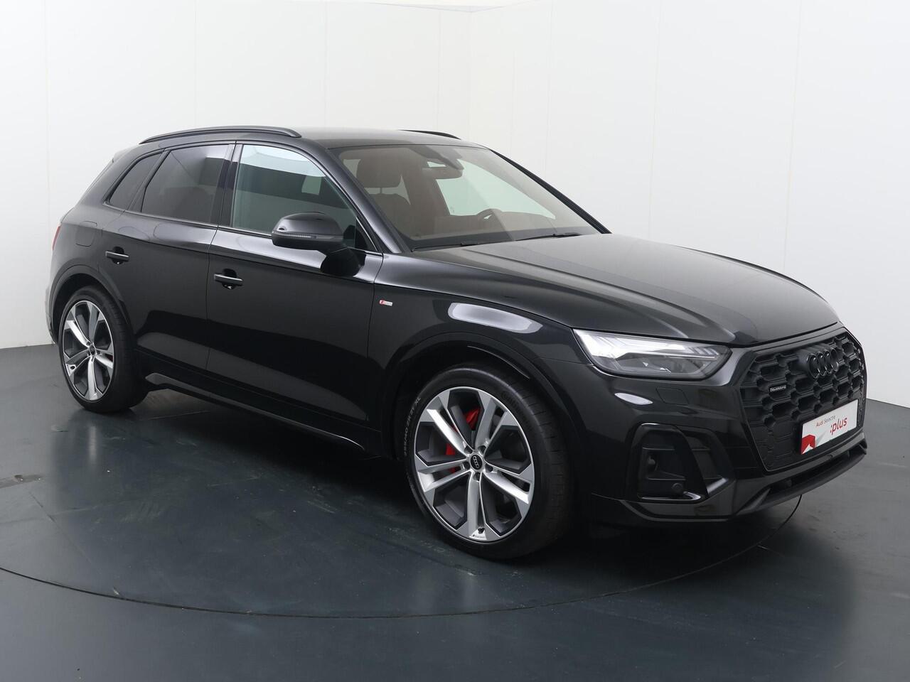 Audi Q5 55 TFSI e S edition Competition | 367 PK | SoH 93% | Trekhaak | Luchtvering | Head-up display | 21" LM velgen | B & O audio | Matrix LED koplampen | S line |